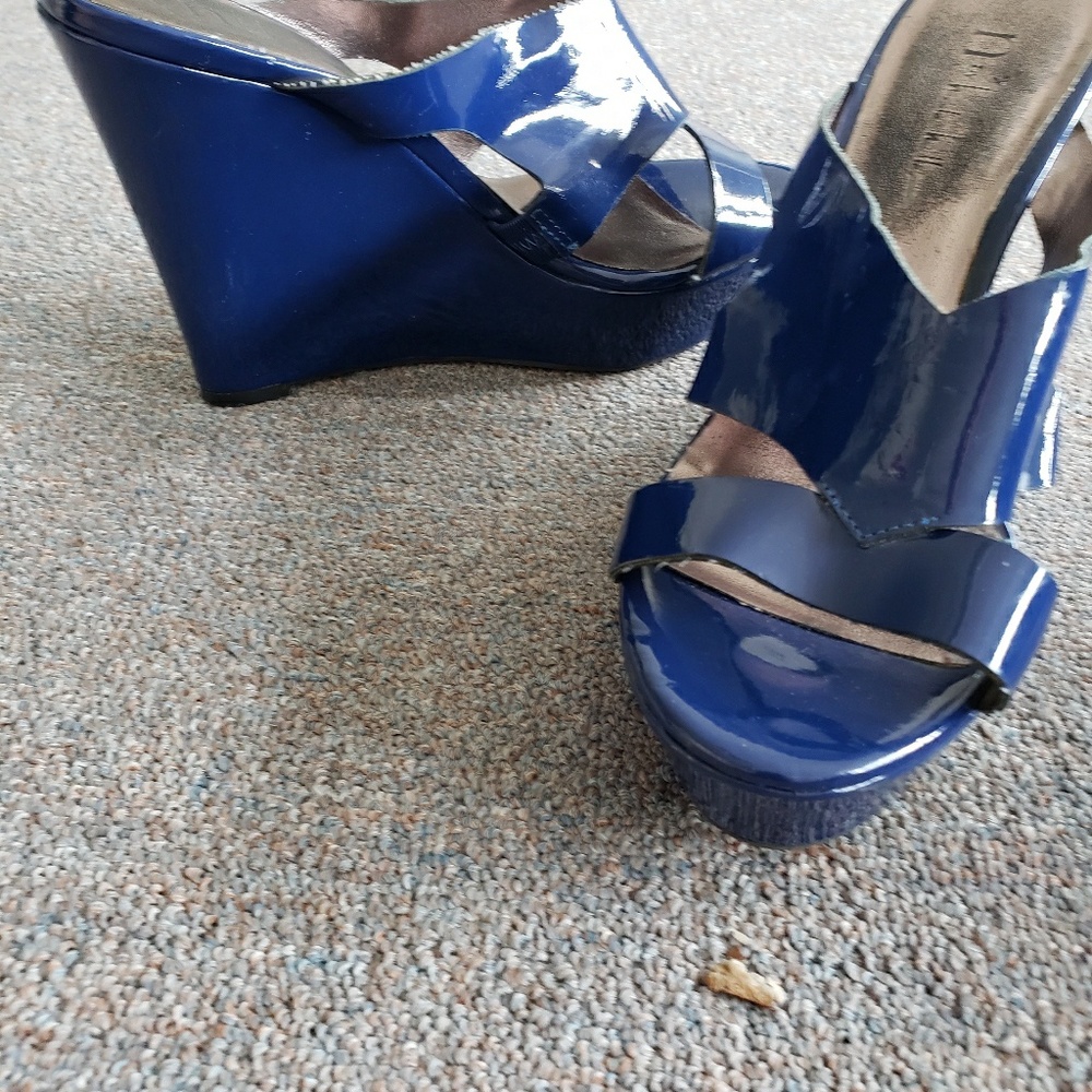 Shoes - Picture 2 of 3